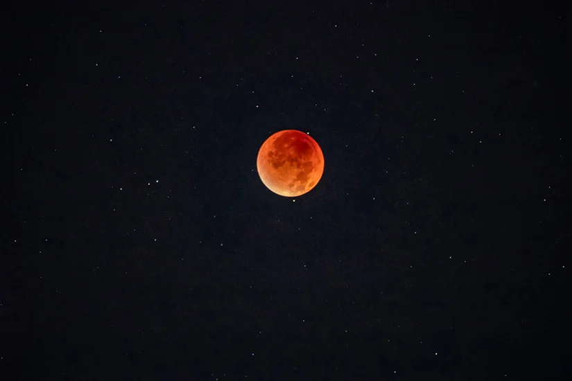 「夜空に赤い月。」〜皆既月食の写真挑戦〜